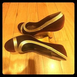 Size 9 women's eclectic wedge 👠